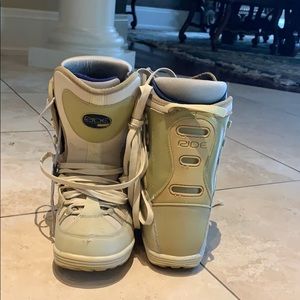 RIDE snowboarding boots sz women’s 6.